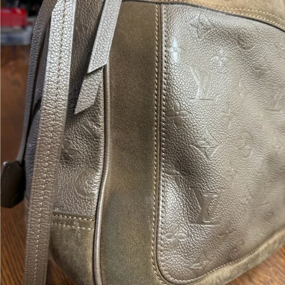 Louis Vuitton Empreinte Suede Audacieuse PM Ombré - Picture 6 of 11